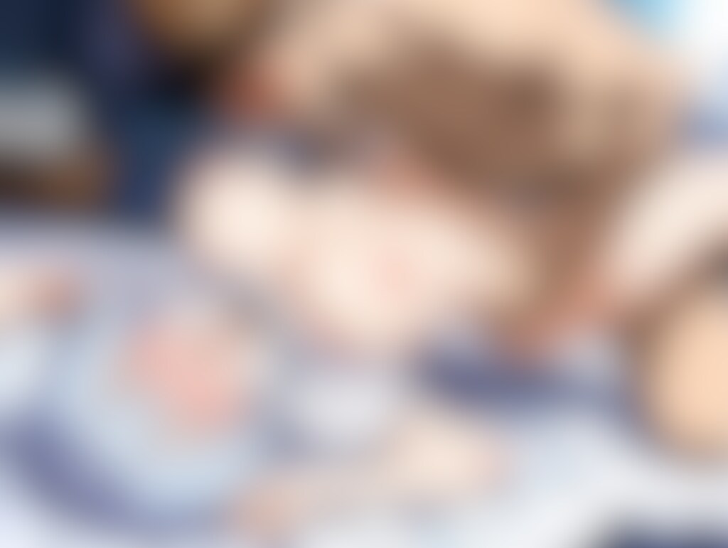 弓なりになって逝きまくる巨乳JK