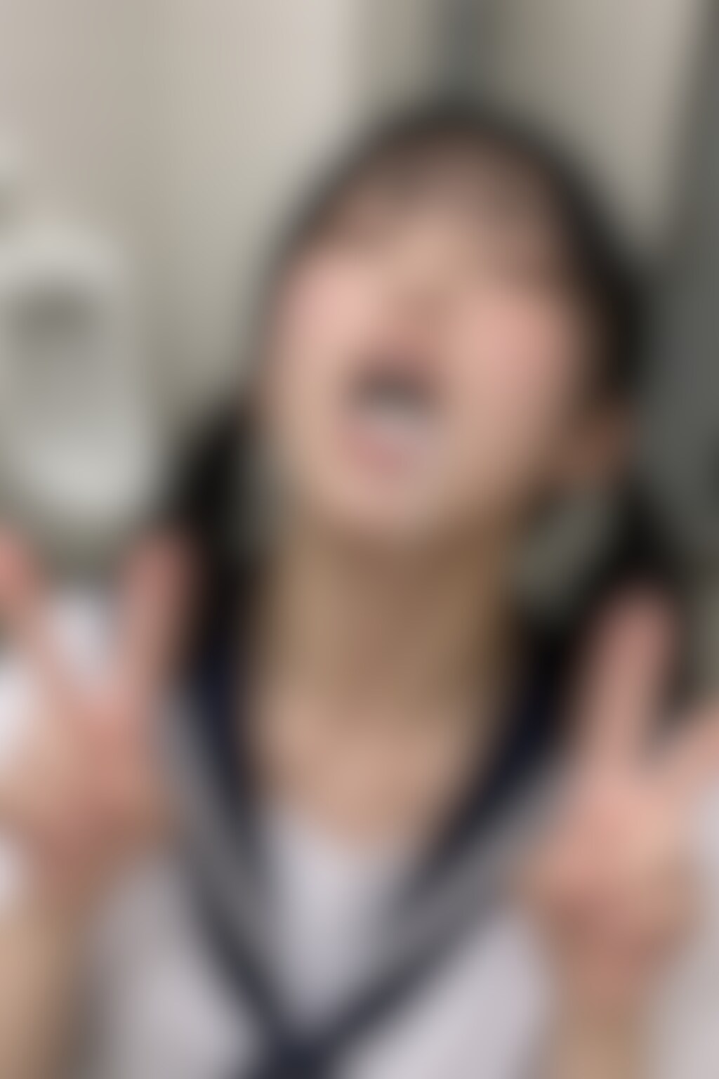 【40枚】精子を味わう制服女達（Grok版）