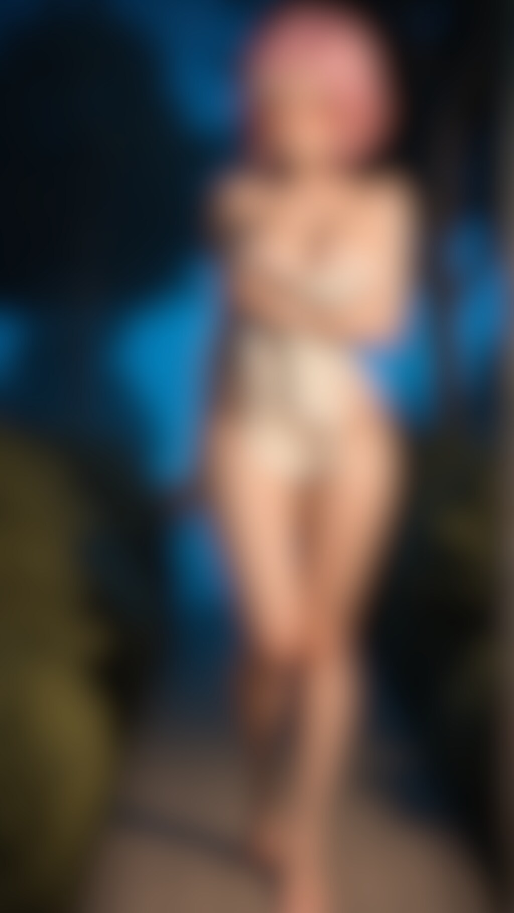 服が盗まれたので、手持ちの紙かタオルで隠してます【22枚】