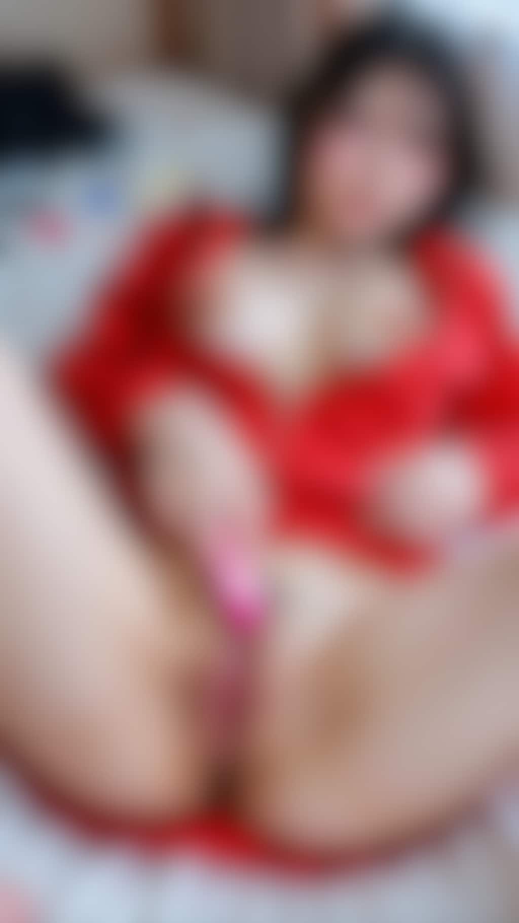 ジャージ姿でオナニーする女性