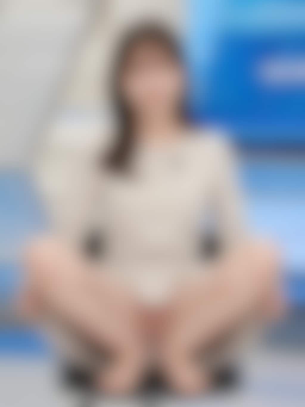 美人女子アナのスカートの中はおま○こ丸見えでザーメン垂れ流し🍼💕