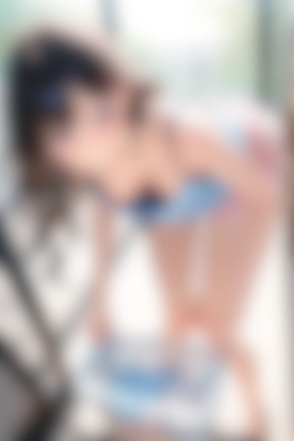 32枚:洗濯物を干す時の胸チラ