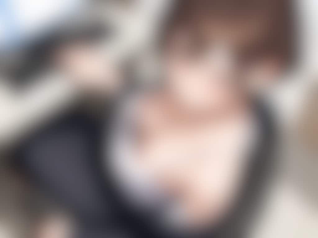 40枚:OL胸チラ