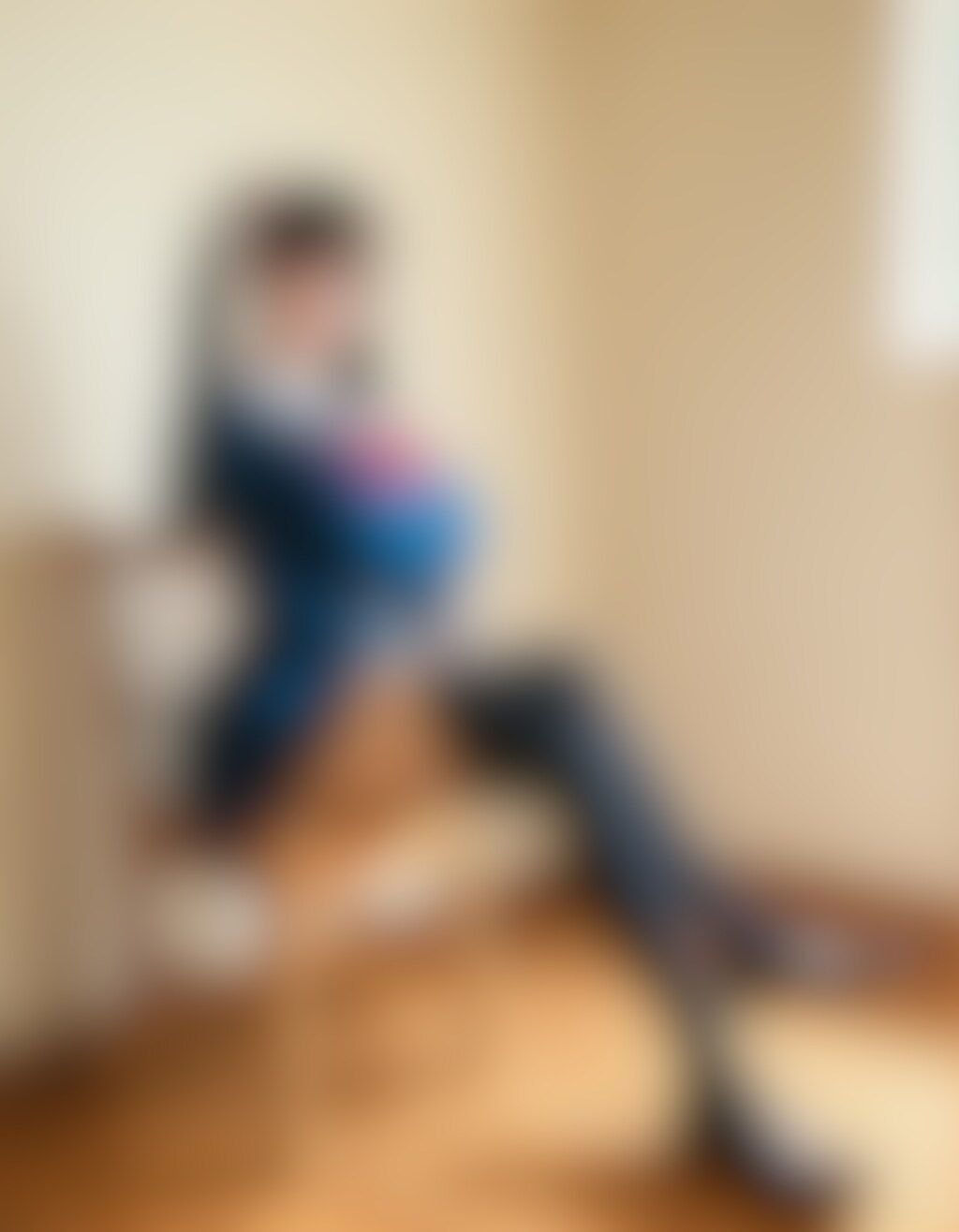 251129P【10枚】ワンピース型セーラー服のモデルをしている優希