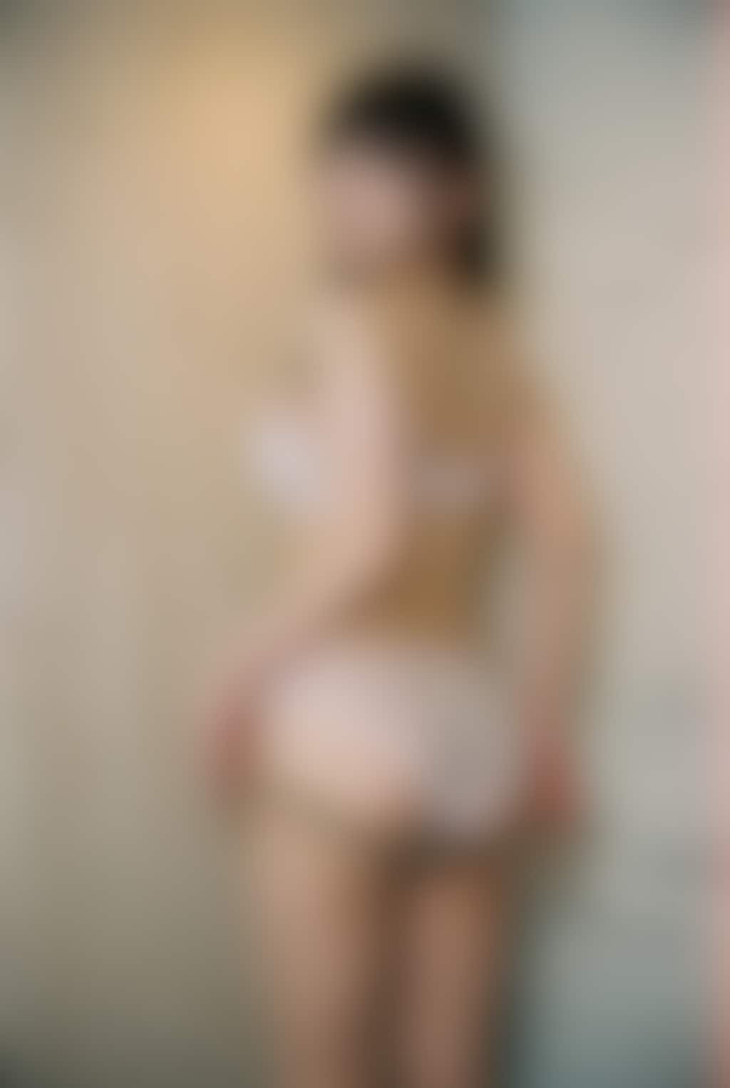 [10枚]パンストを脱いでいる姿