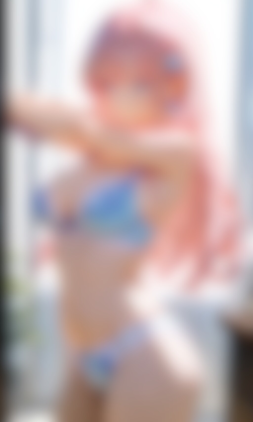 着替えで下着姿