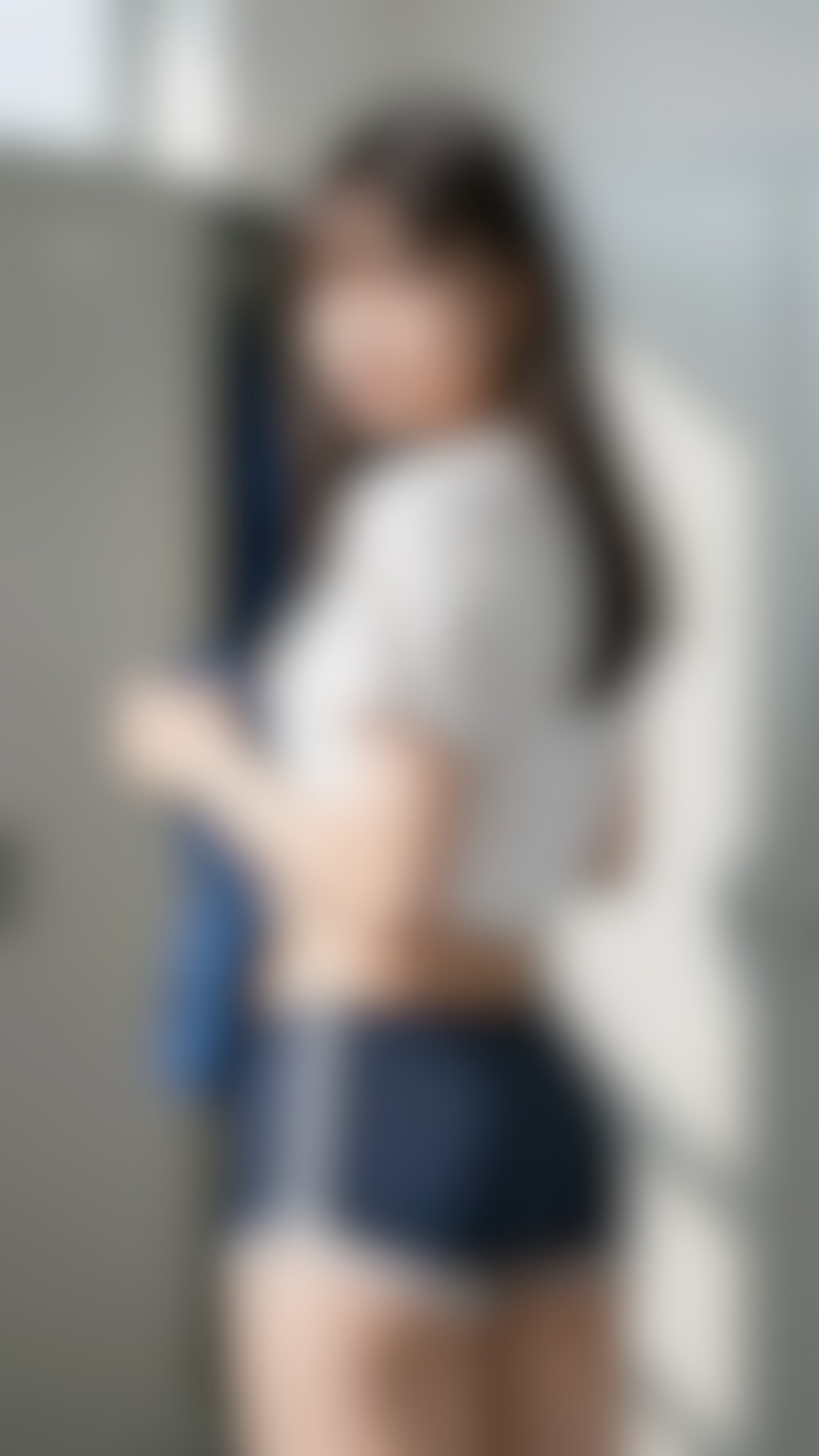 プールの更衣室女子大生