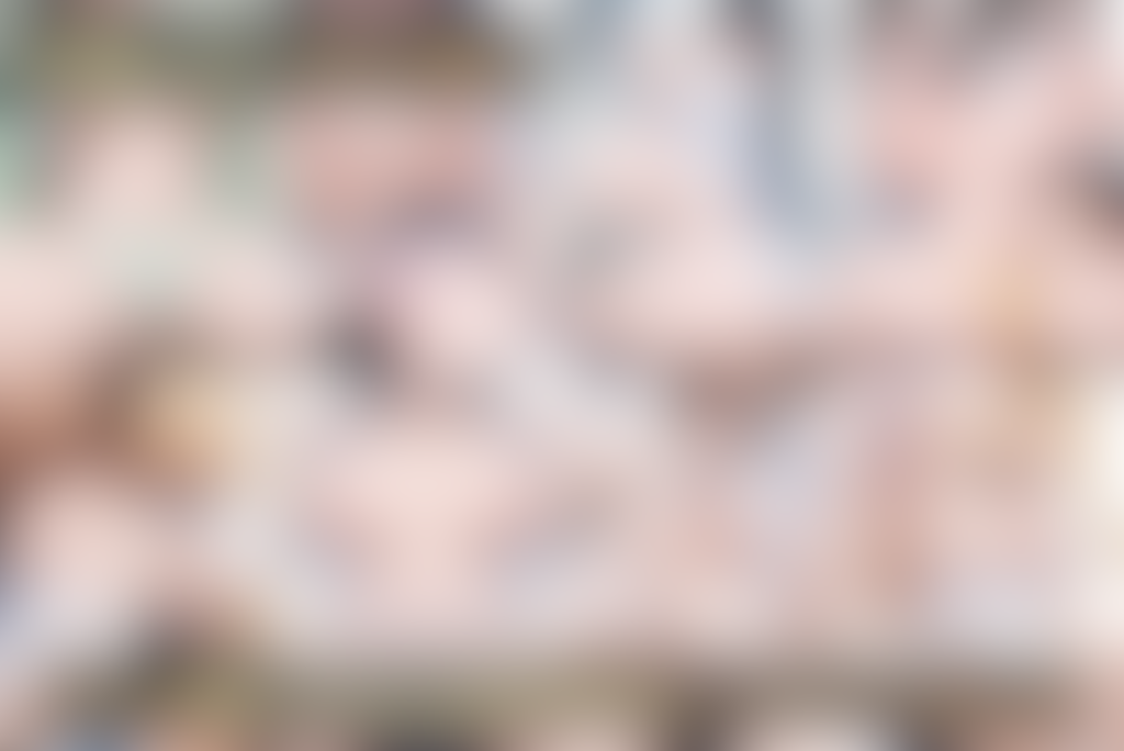 可愛いJOさん達に パンツ履いたまま顔面騎乗してもらいました