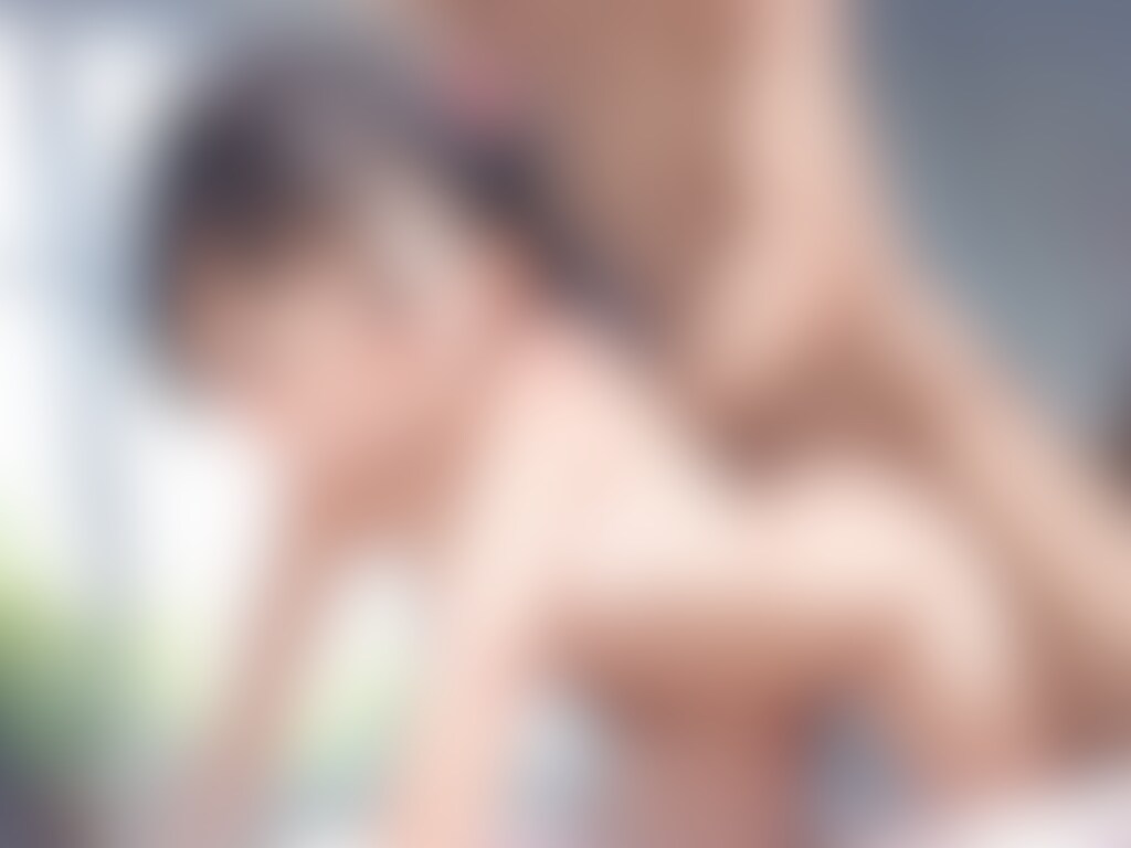 全裸眼鏡〇リJ〇ちゃんたちを後ろから・・・（１０枚）