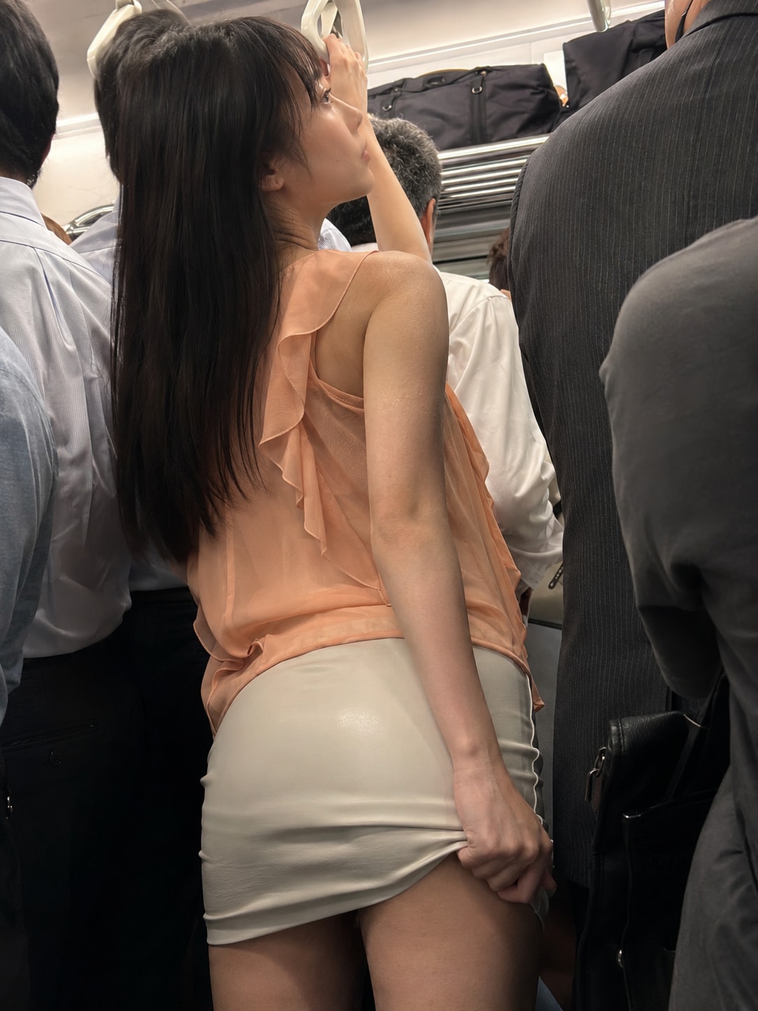 【28枚】満員電車、密着スカート