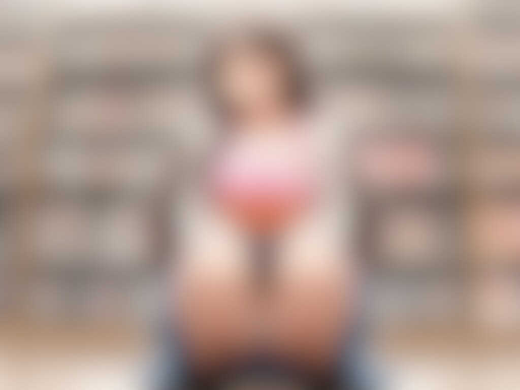 40枚:書店員パンチラ