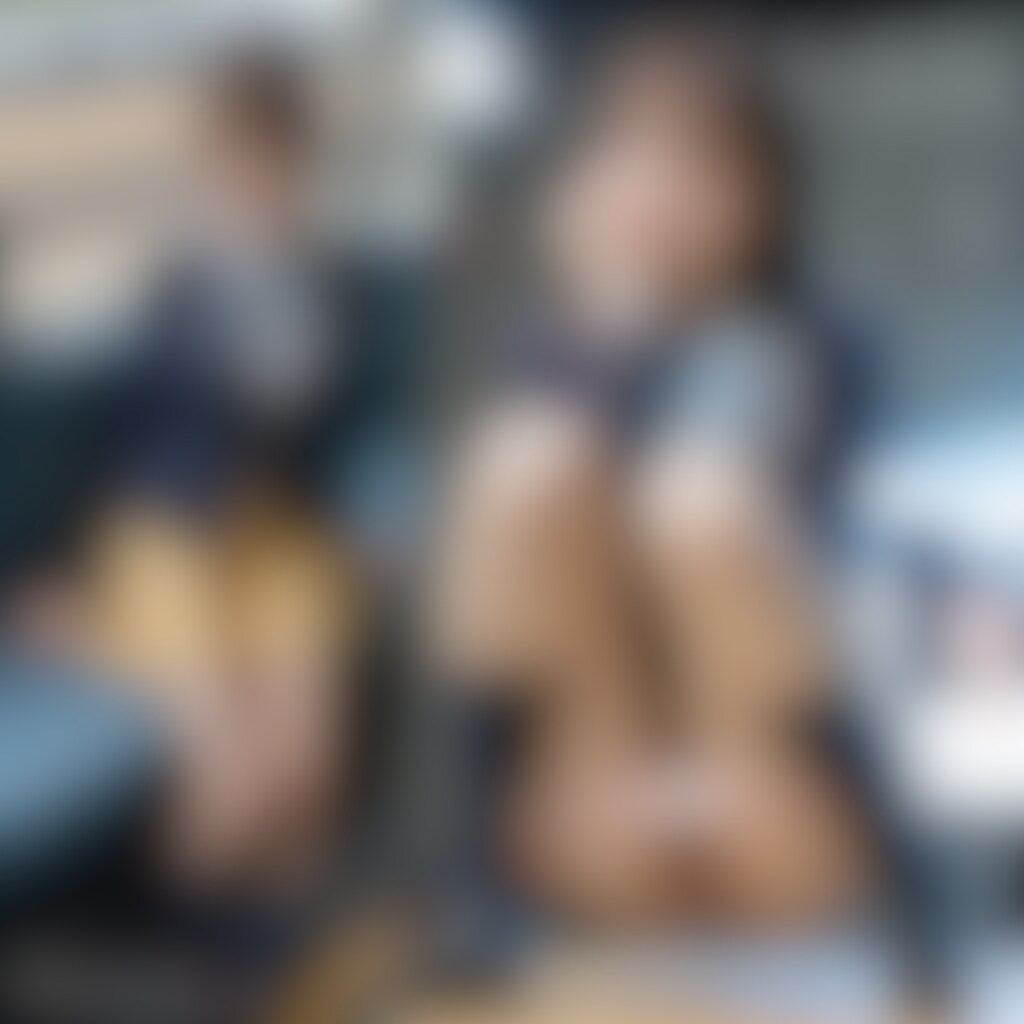 40枚）公然の蜜露♡異世界少女の官能転移【PEEINGFAN】