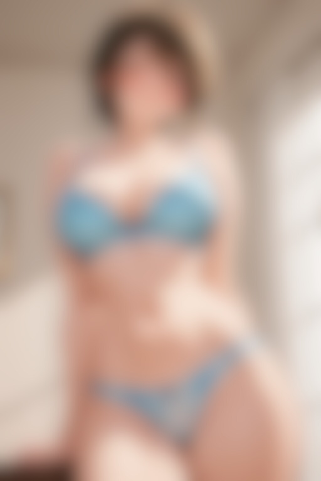 14枚:下着でグラビア
