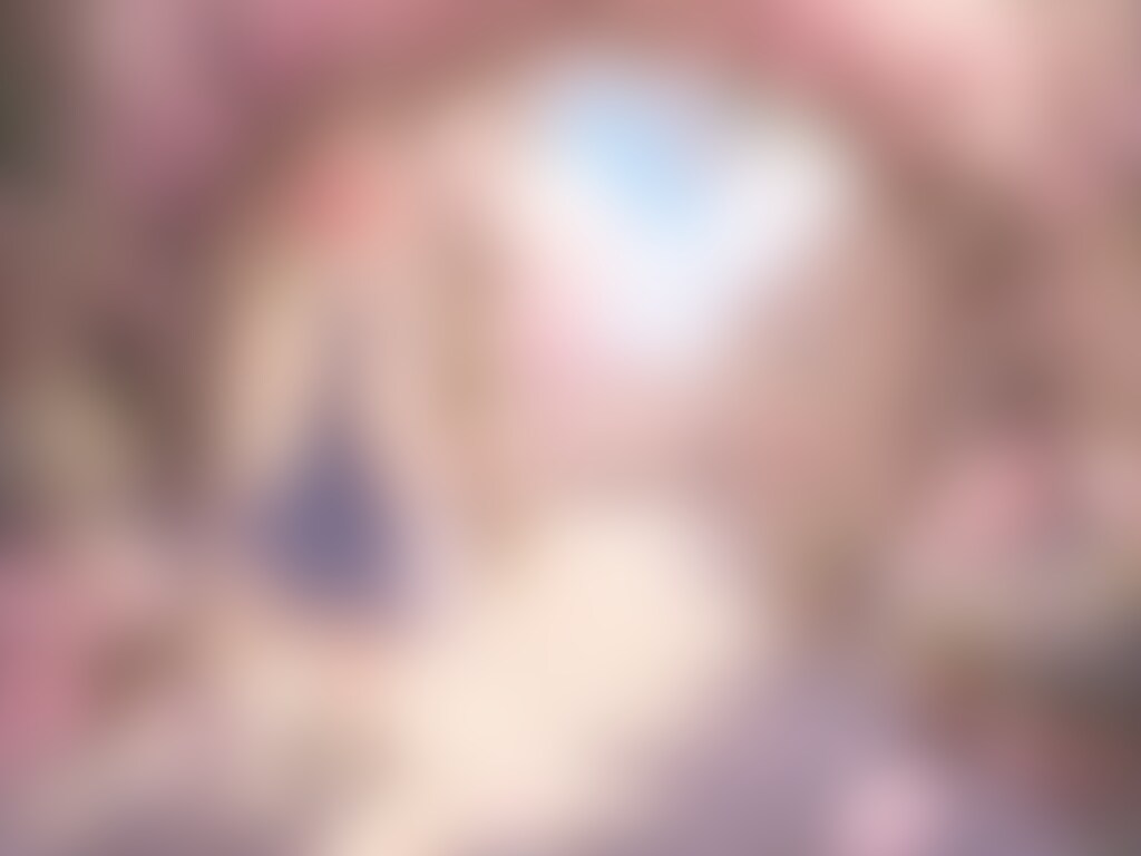 花のアーチをくぐる春散歩