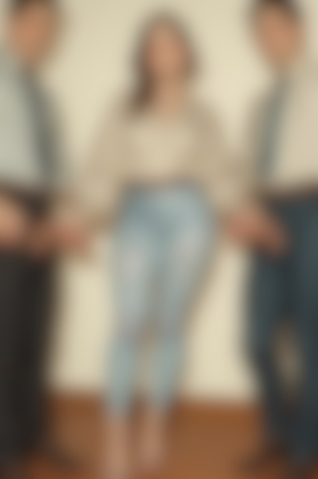 会社で勃起同僚と記念写真