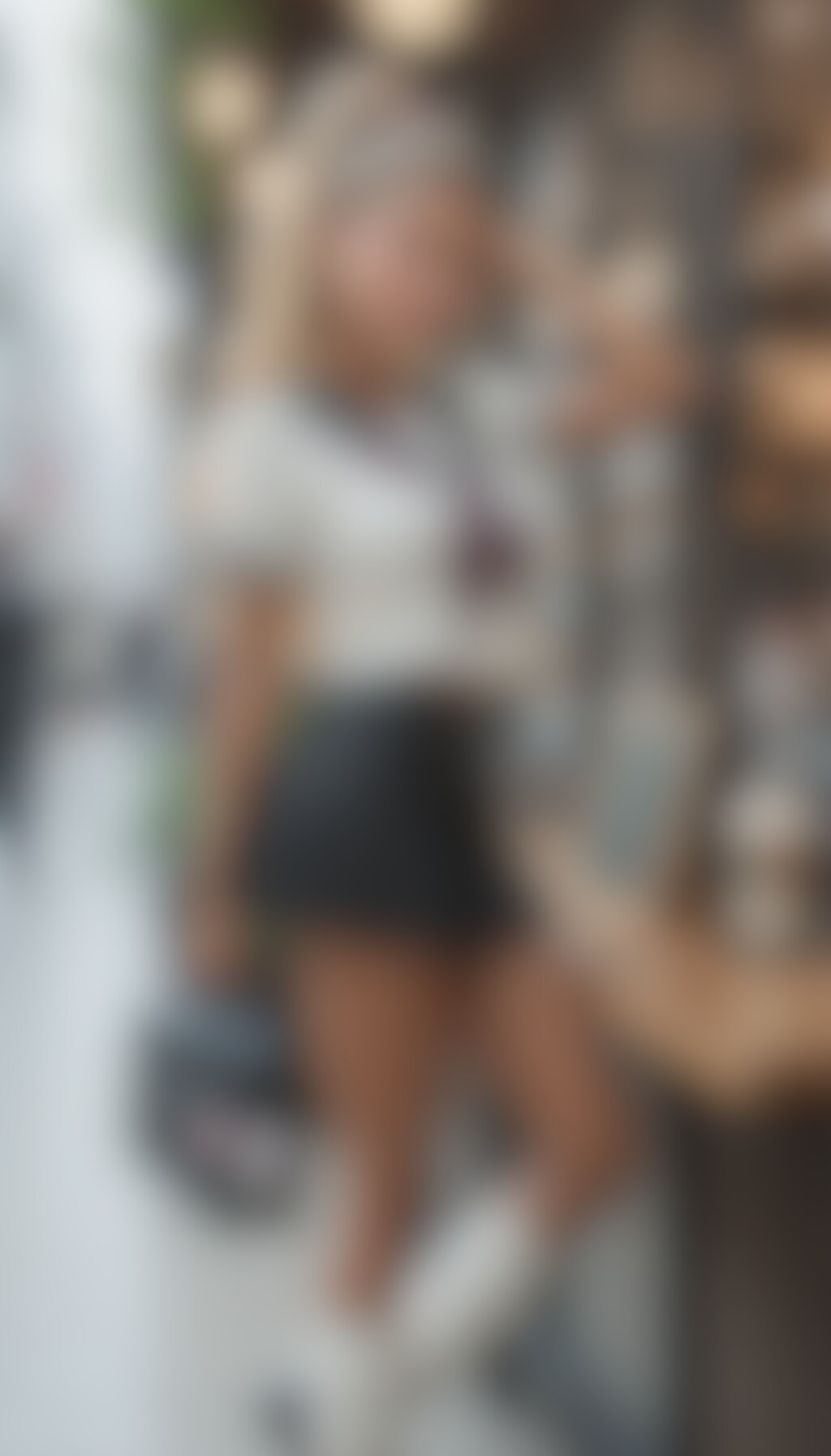 250826P【8枚】セーラー服で駅近カフェに向かった黒ギャル夏姫