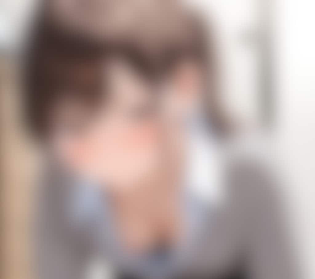 40枚:近距離の胸チラ