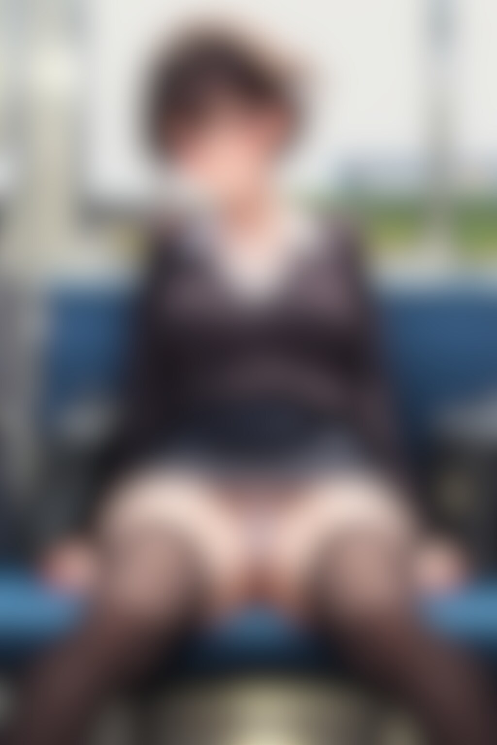 40枚:OL電車パンチラ