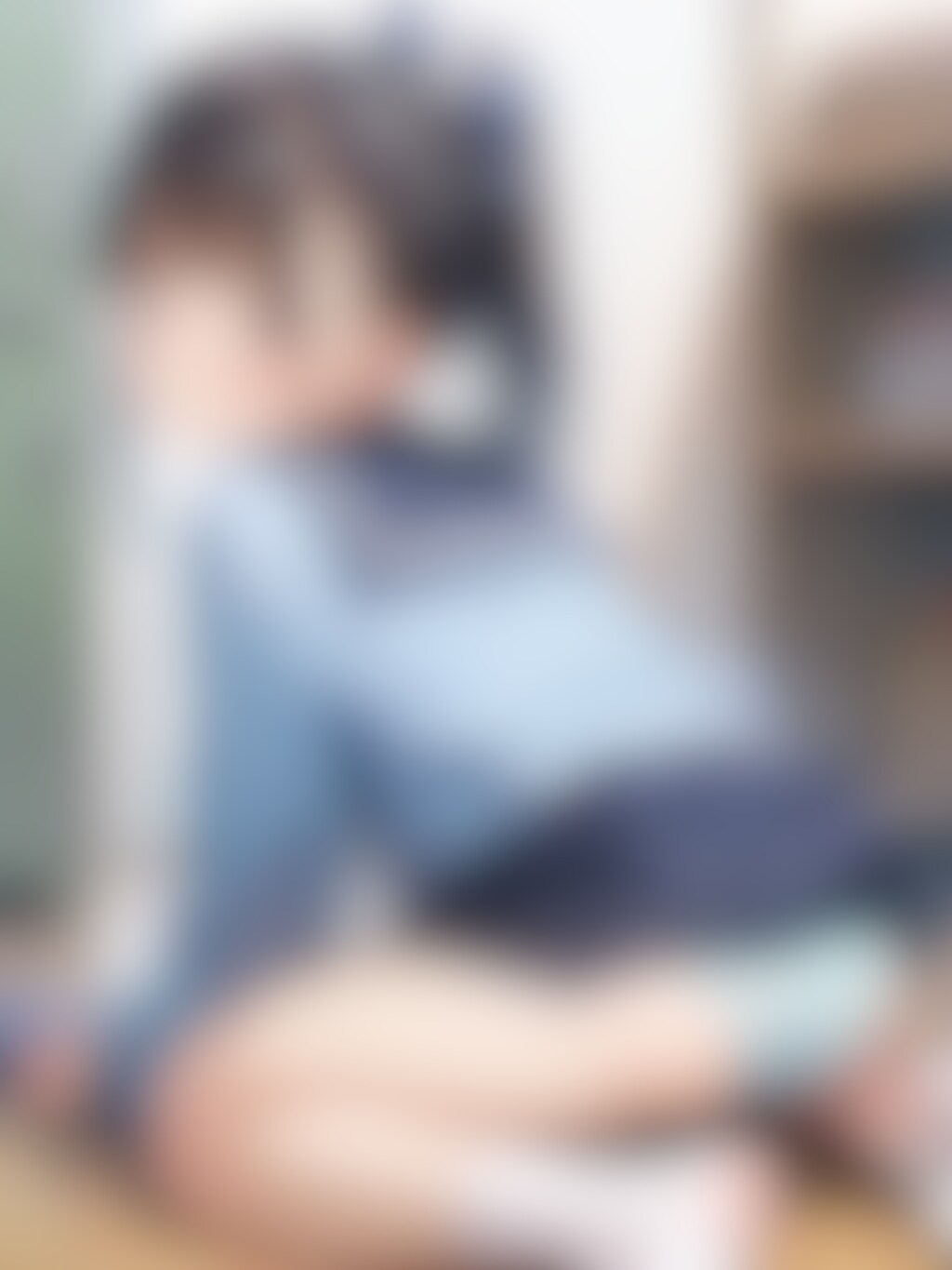 セーラー服〇リJ〇ちゃんたちが雑巾がけしている所を後ろから覗く（5枚）