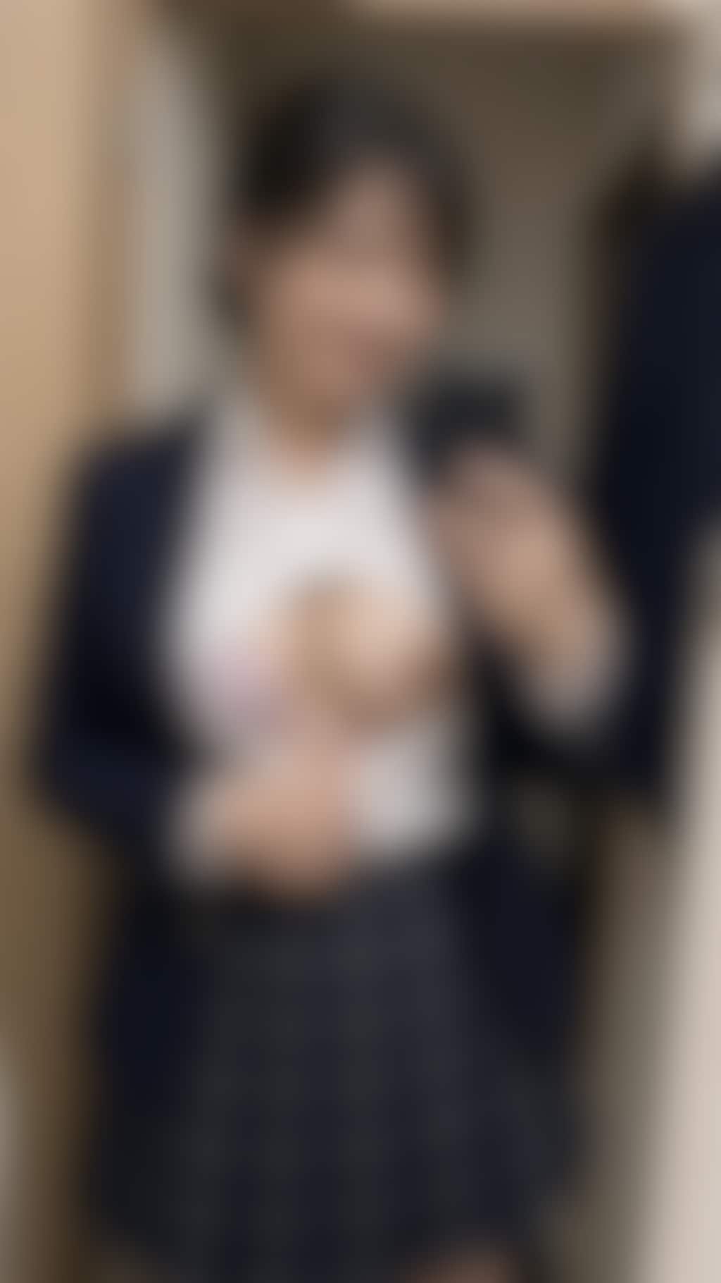 制服熟女のセルフ　片乳見せ【リクエストアンサー】