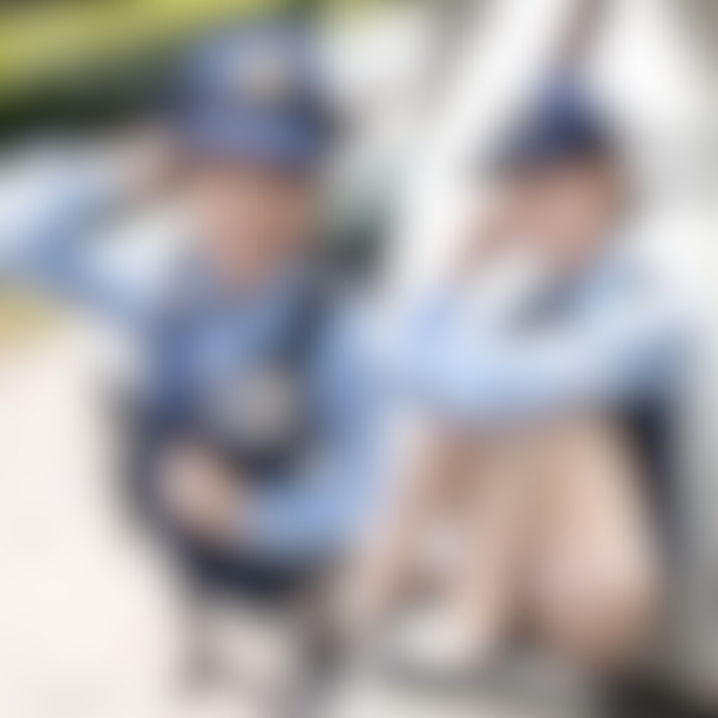 40枚）覗かれたトイレ♡新人婦警さん【PEEINGFAN】