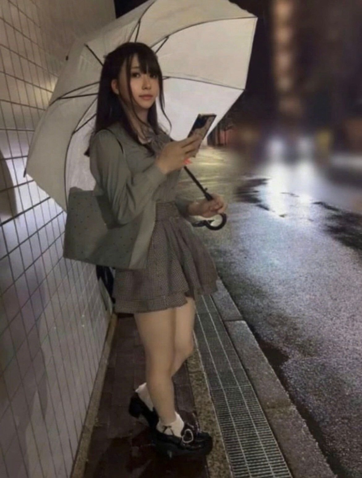 立ちんぼガールのストリートヌード