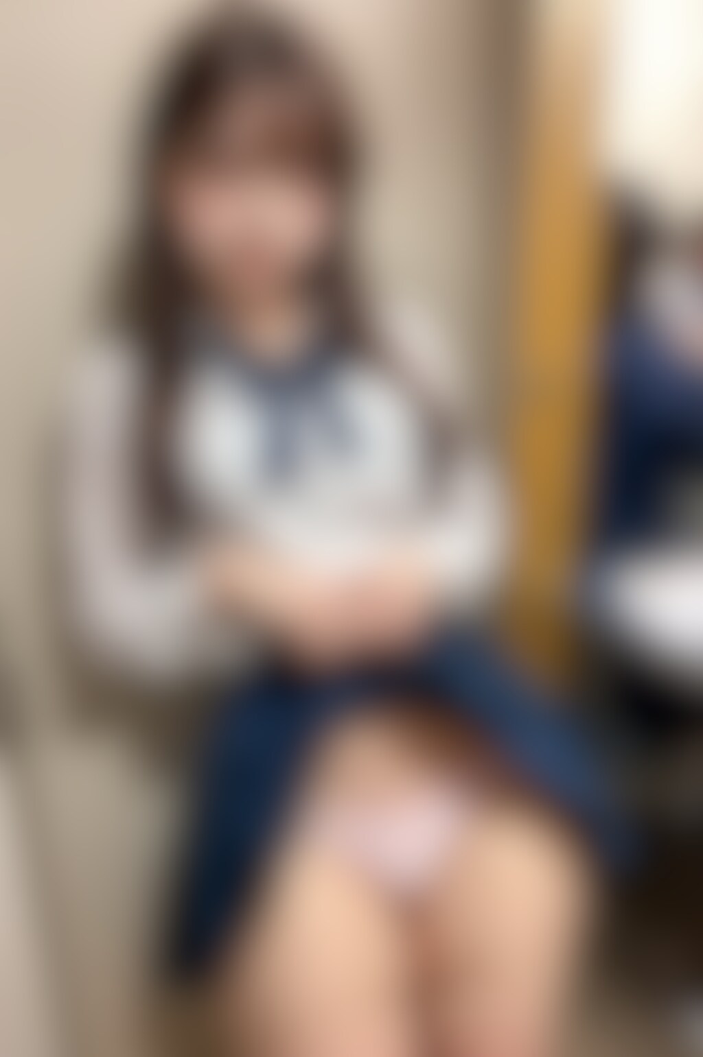 ちょっとだけ見せてあげるね