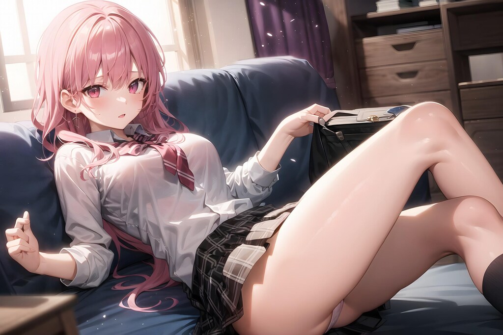 ソファーでくつろぐ美少女