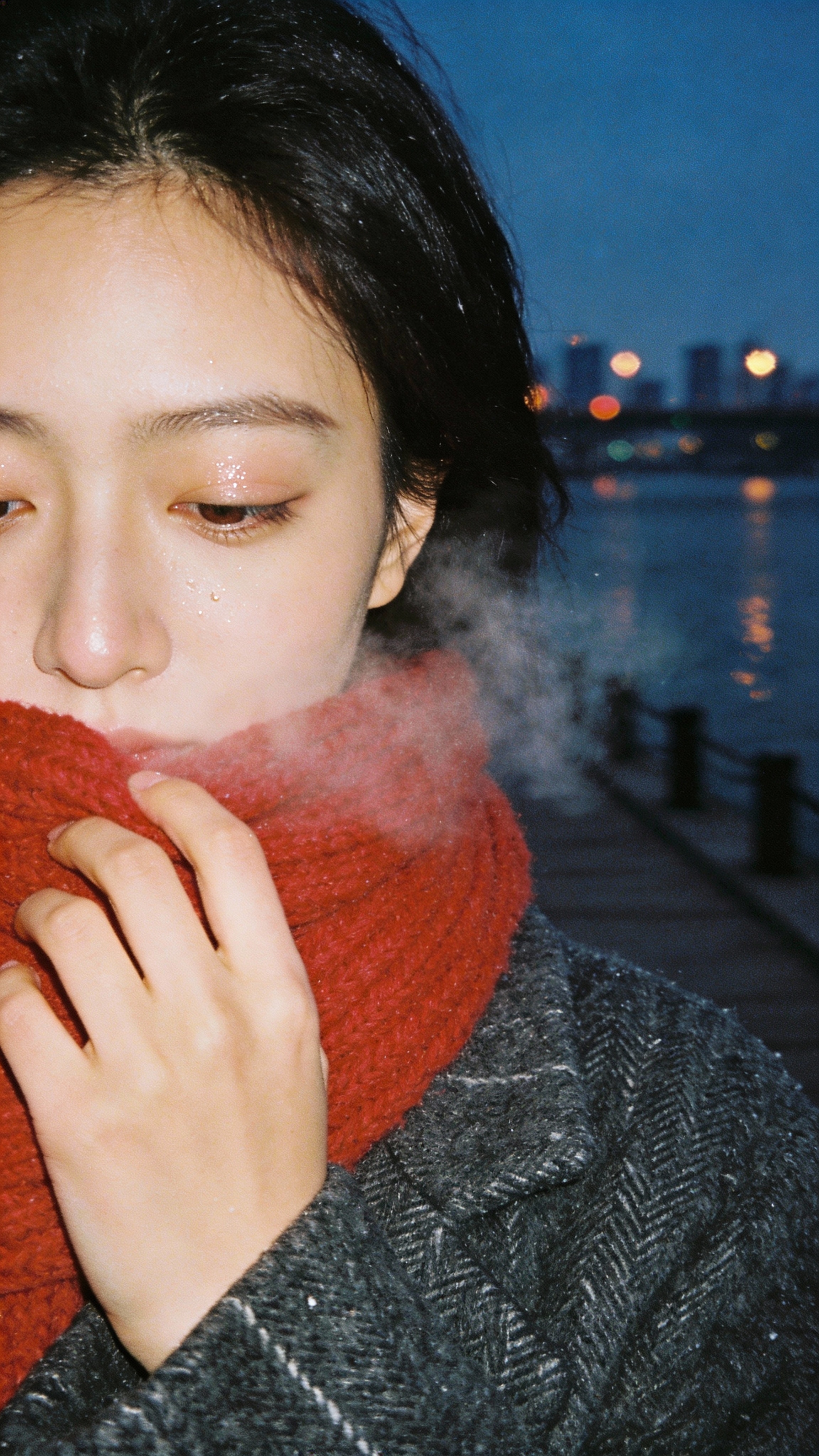 Crimson Breath in the Blue Hour | の人気AIイラスト・グラビア