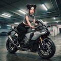バイクと少女 4枚目