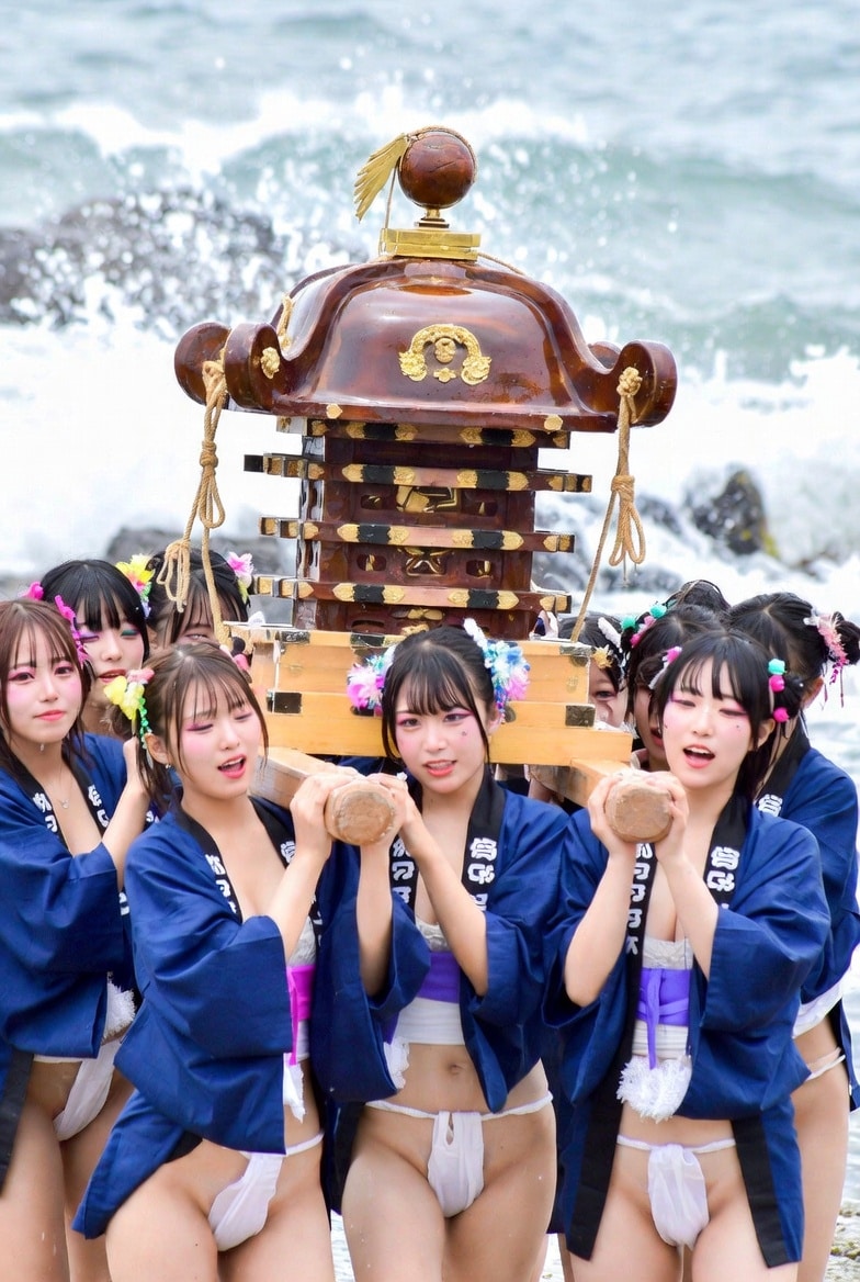 ギャル神輿