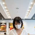 某ハンバーガーチェーンで痴女にずっと睨まれてる 2枚目