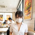 某ハンバーガーチェーンで痴女にずっと睨まれてる 7枚目