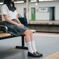 ＪＫの腳元　ホームで 3枚目