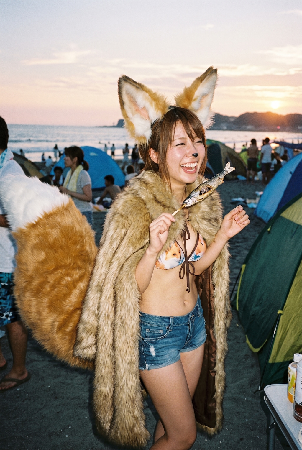 夏を楽しむ狐ガール