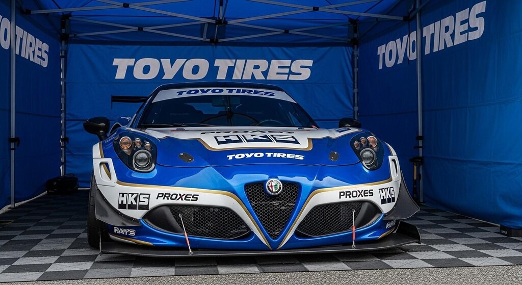 トーヨータイヤアルファロメオスパイダー