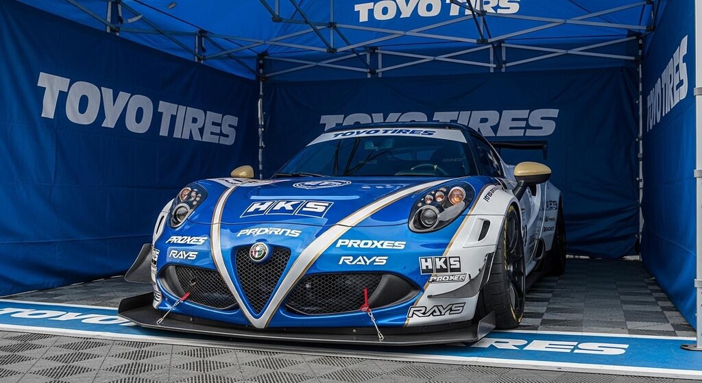 トーヨータイヤアルファロメオスパイダー