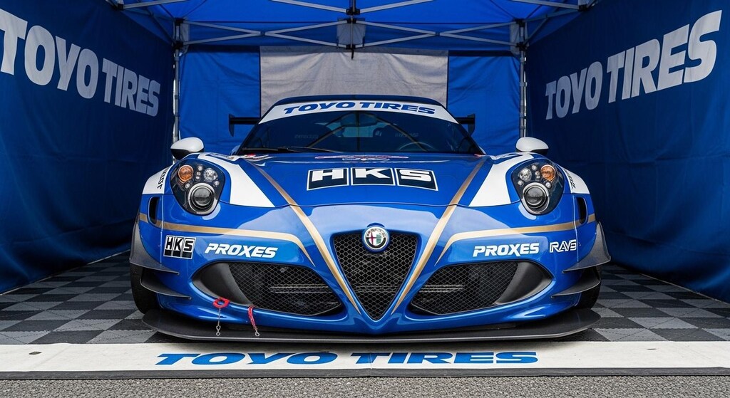 トーヨータイヤアルファロメオスパイダー