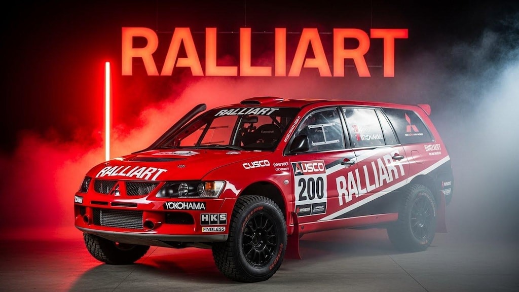 ラリーアートランサーエボリューションワゴンラリーカー