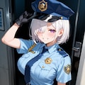 女性警官 3枚目