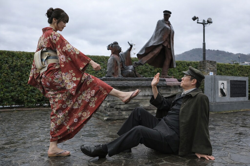 雨の熱海で金色夜叉ごっこ