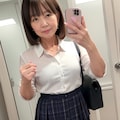 熟女に娘の制服を着た自撮りを命令 2枚目