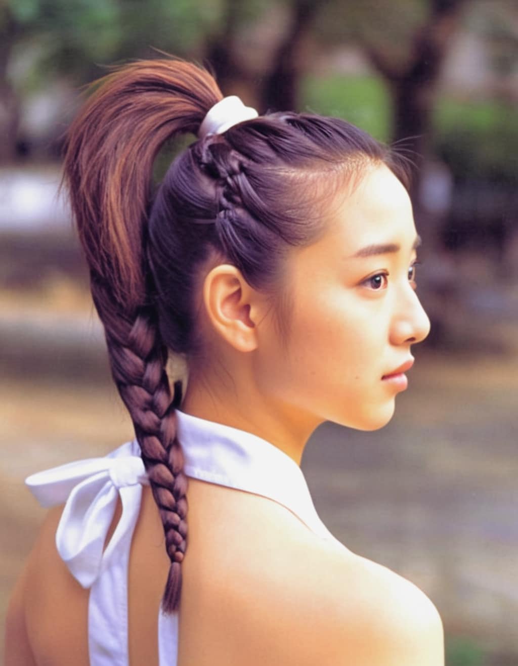 編んだポニーテール