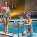 プールから上がるシンクロ美女③ 11枚目