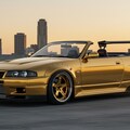 ゴールドR33GT-Rオープンカー 4枚目