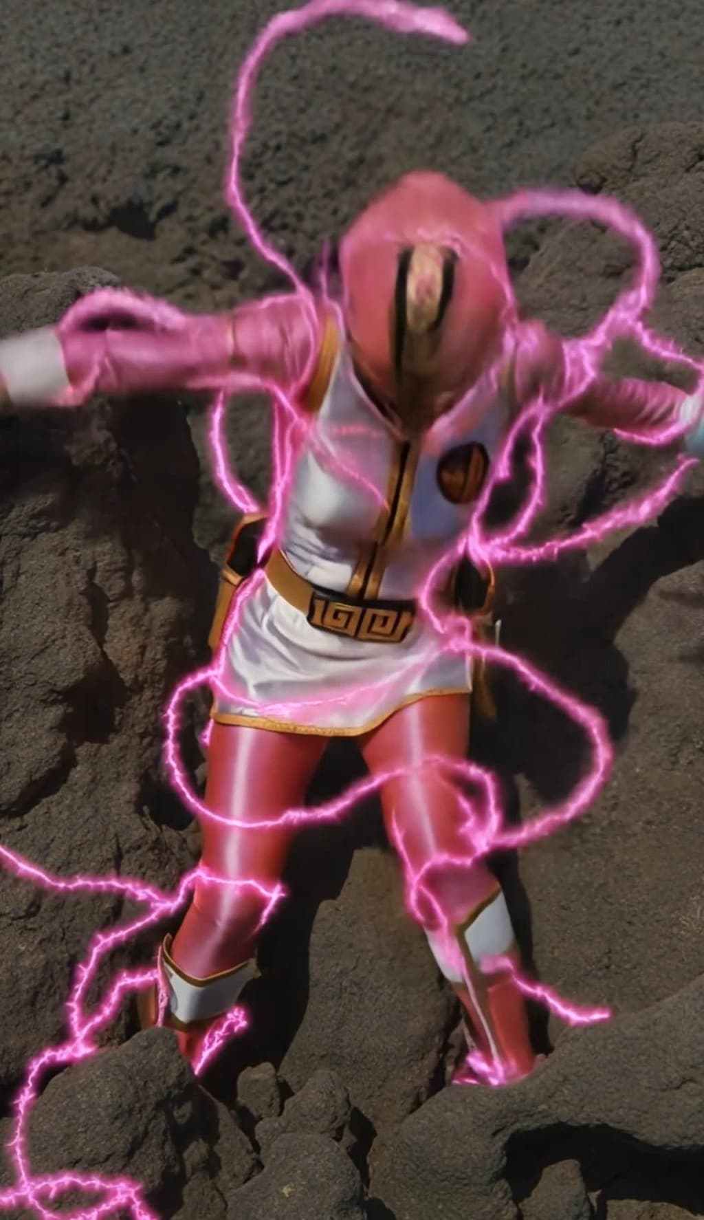 スーツ大爆破ピンチ