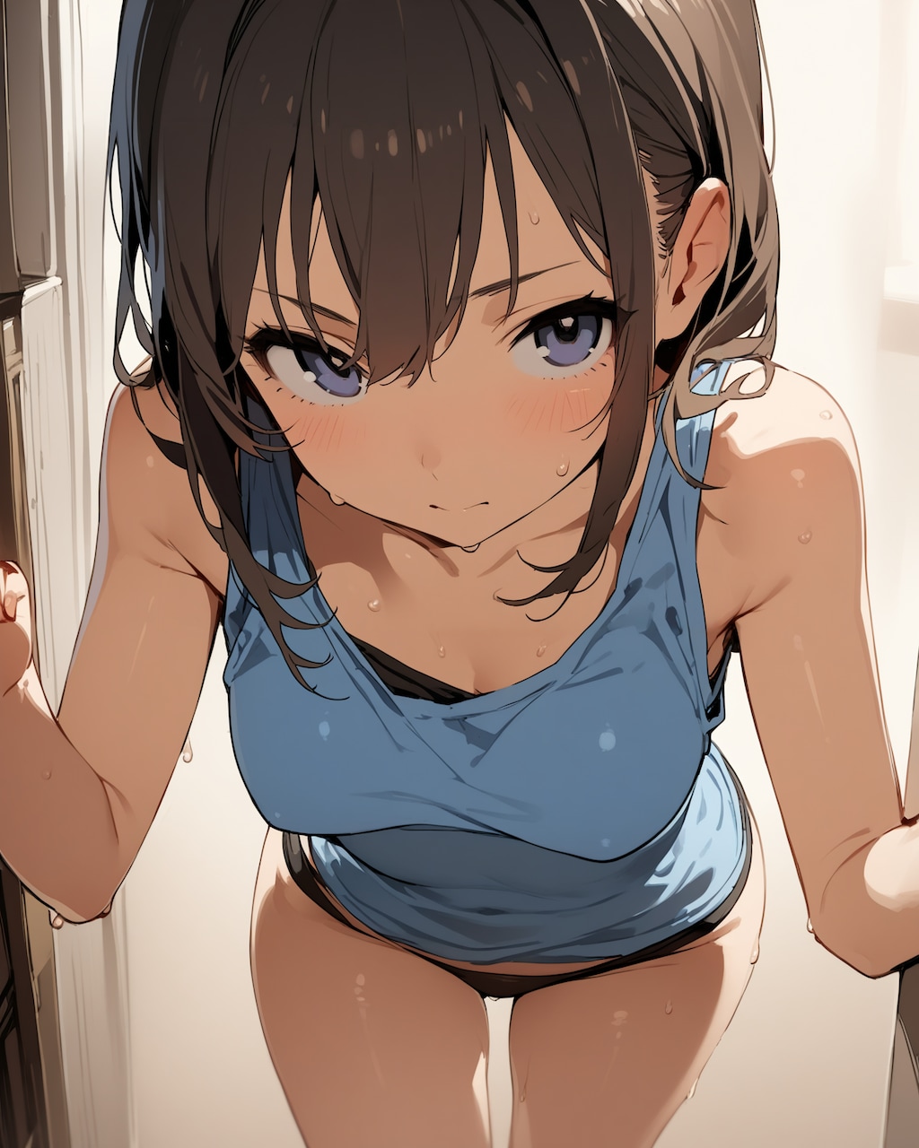 家でタンクトップの子