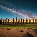 神秘のモアイ像、星空にそびえ立つ 2枚目
