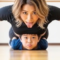 腕立て伏せの下に潜り込んで邪魔する 3枚目
