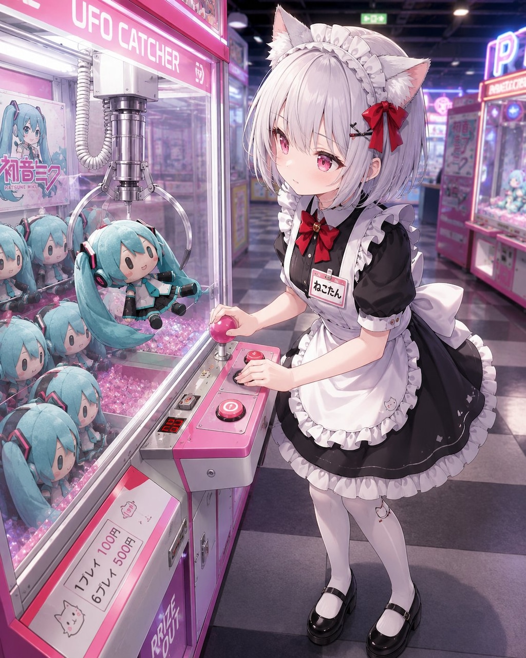 初音ミクのぬいぐるみに挑戦している猫耳メイドさん